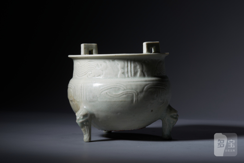 明代 青白釉仿古纹鼎式炉 - 图9